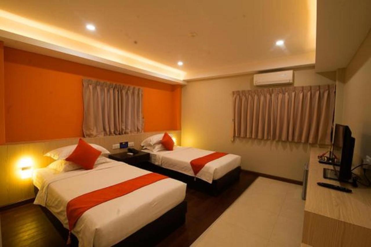 Eastern Hotel Yangon Exterior foto